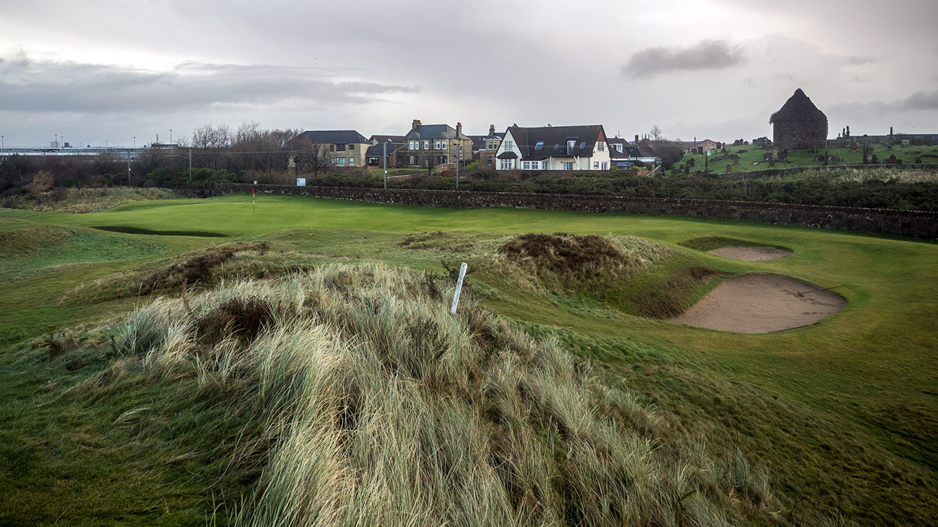 Eclectic 18 UK – Hole No. 1: “Railway,” Prestwick