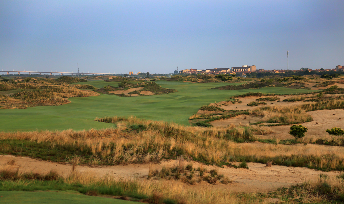 A True Chinese Links: Yangtze Dunes