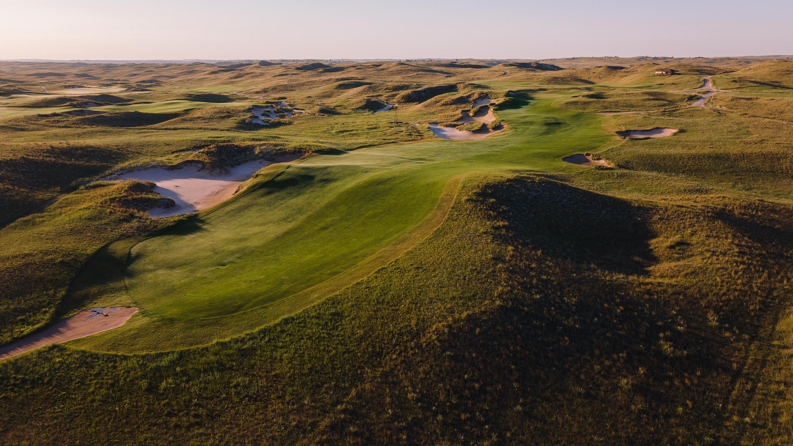 Astounding scale: The 18th at Sand Hills
