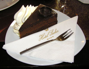 Sacher-torta szelet
