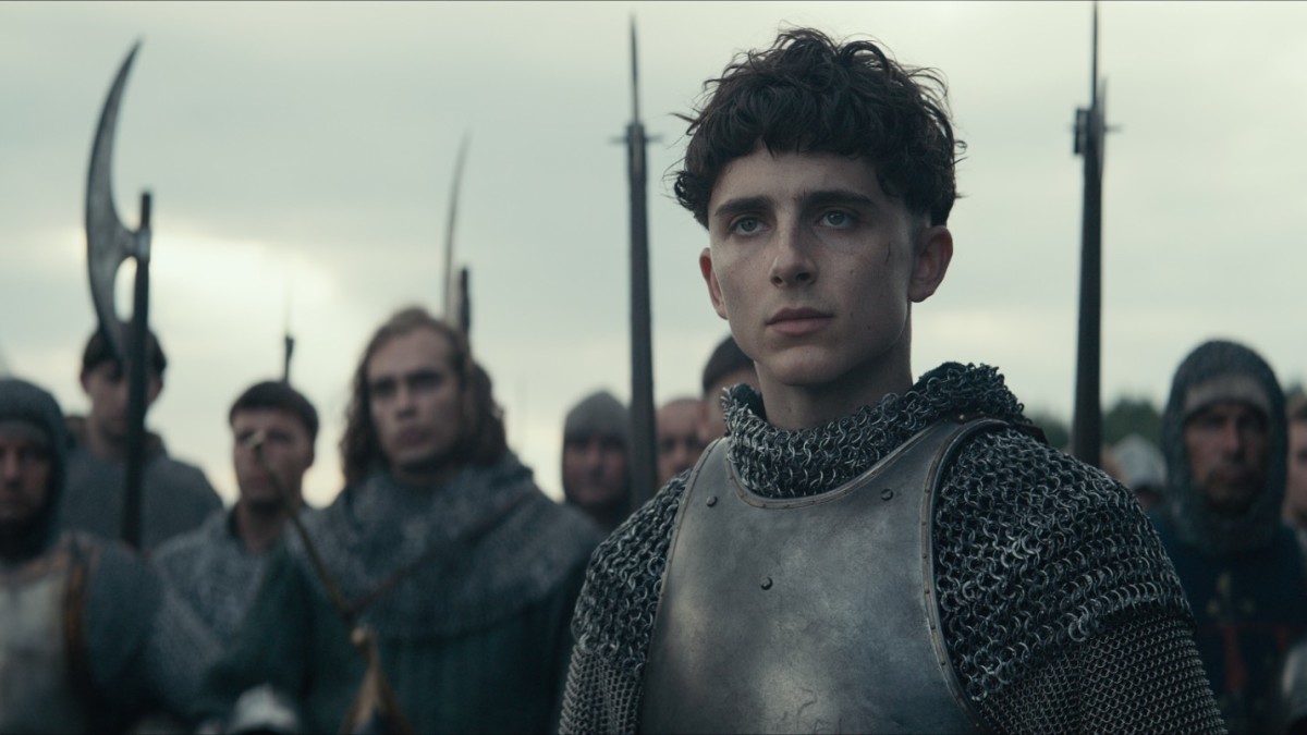 https://fashionista.com/.image/t_share/MTY3MzMwMzUzMDg4ODMzMzYx/main-the-king-timothee-chalamet-armor-bowl-cut-netflix.jpg
