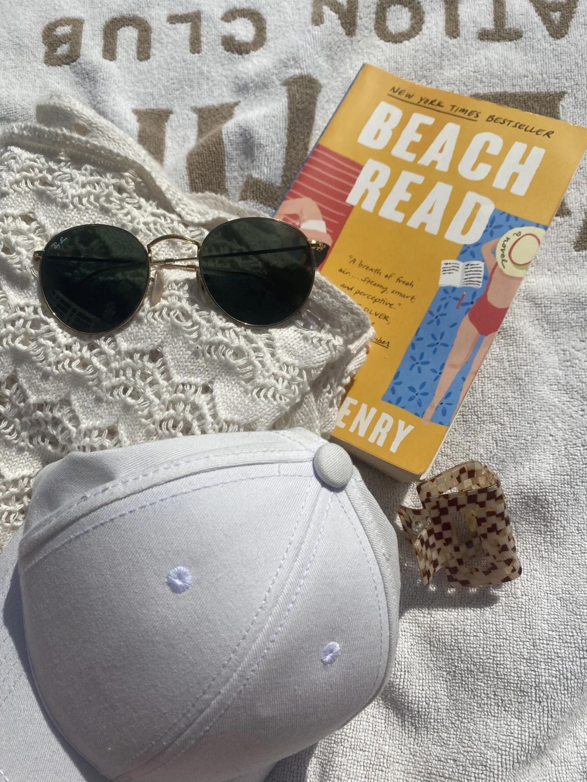 19 Beach Reads for the Summer of 2026 – Ladies Who Lit book blog