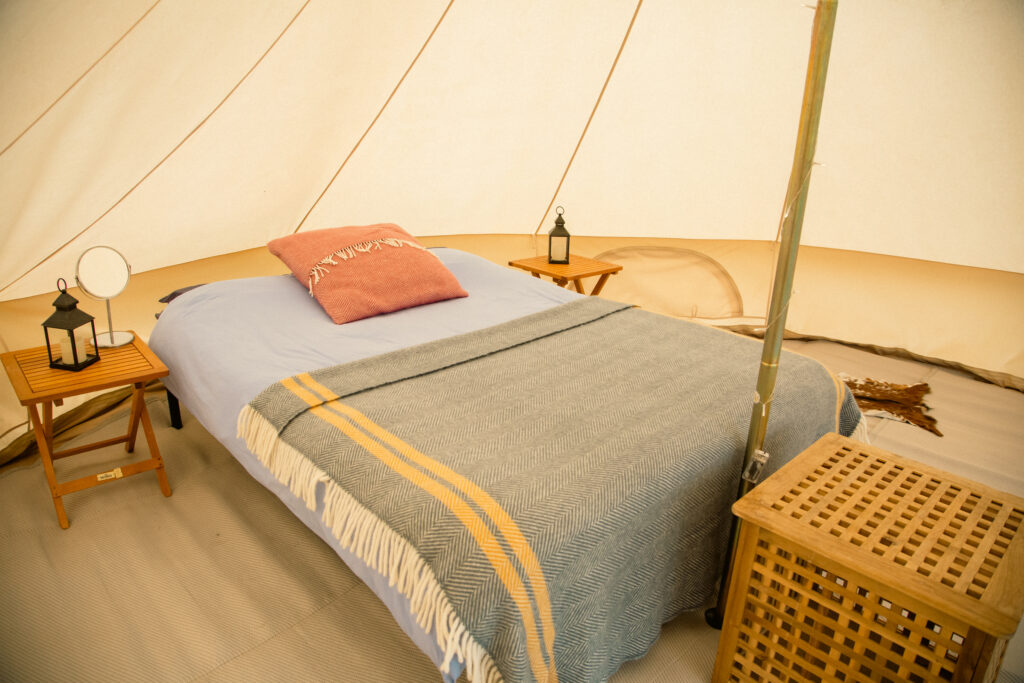 Luxury 5m Bell tent, sleeps 2 - Photo 2