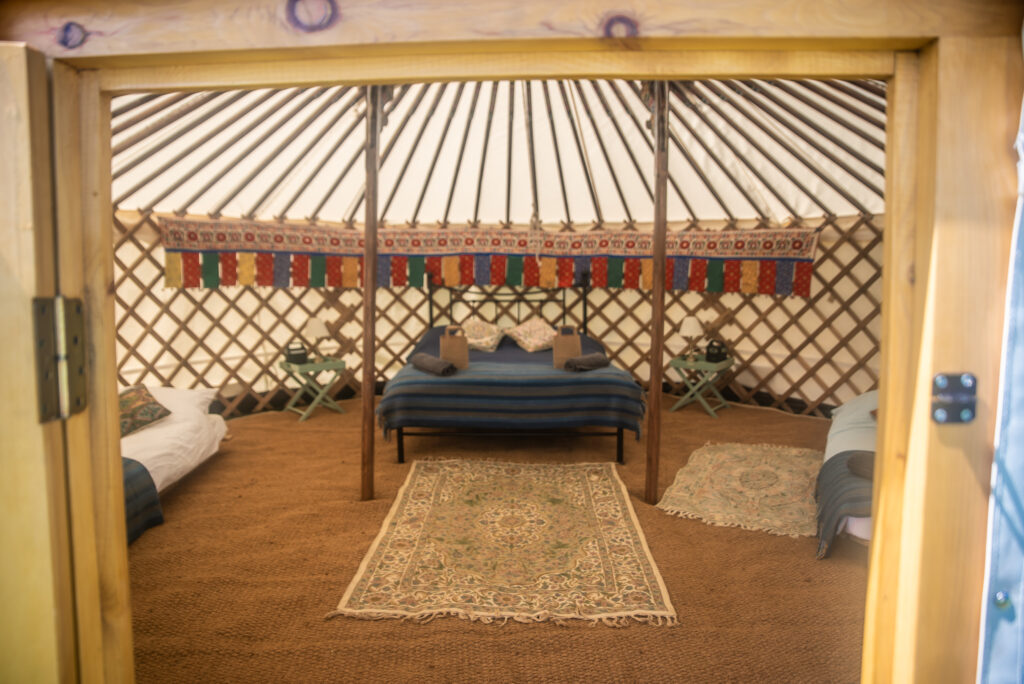 Luxury 19ft Ger with wood burner, sleeps 4 - Photo 3