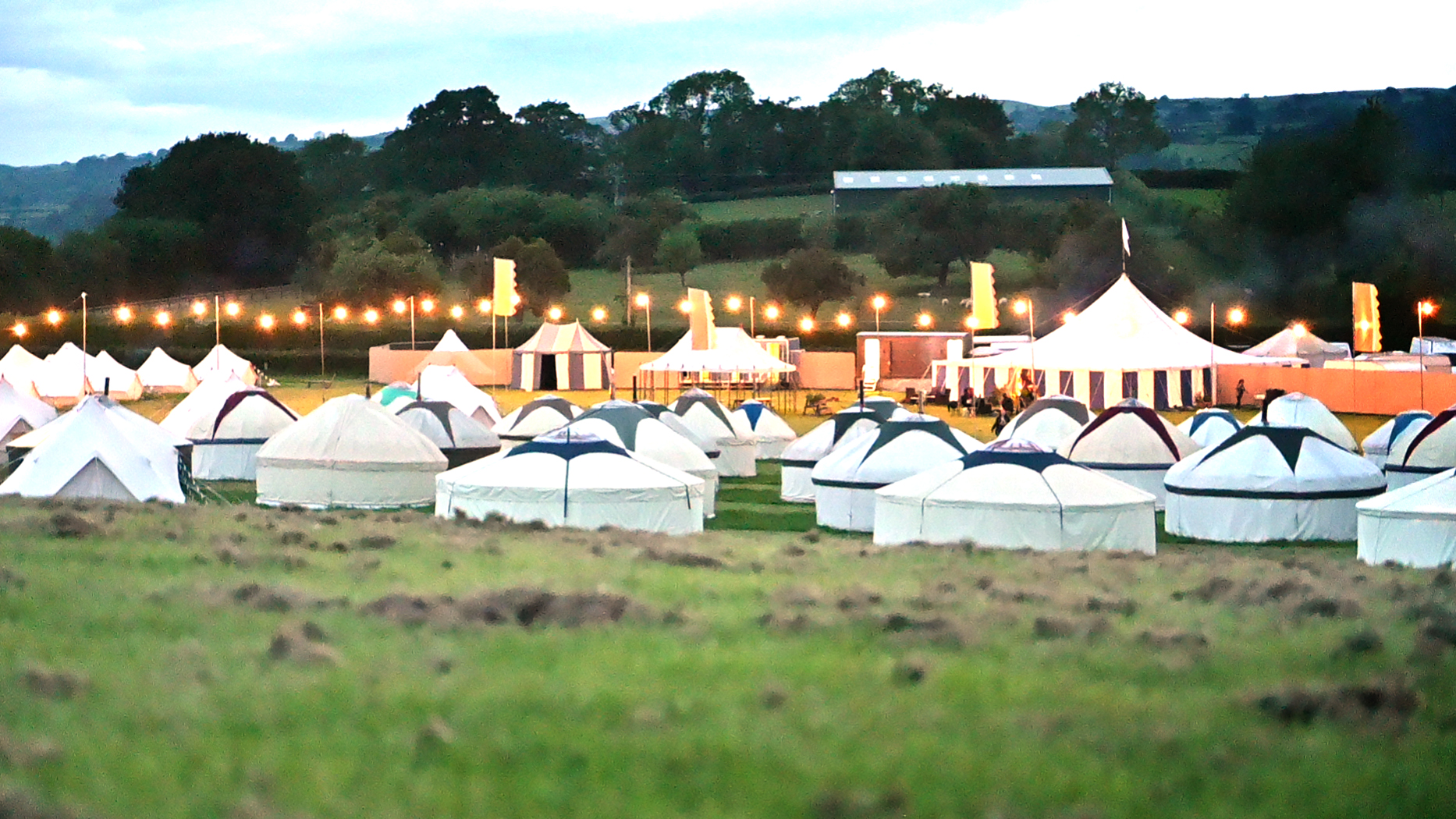 Luxury 19ft Ger with wood burner, sleeps 4  - Photo 4