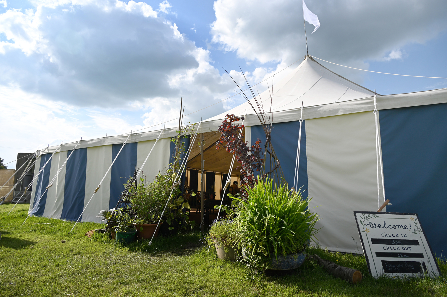 Basic 4m Bell tent,   sleeps 2  - Photo 6