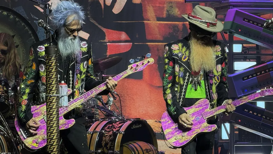 ZZ Top honors Frank Beard  in Austin at first concert since drummer's death