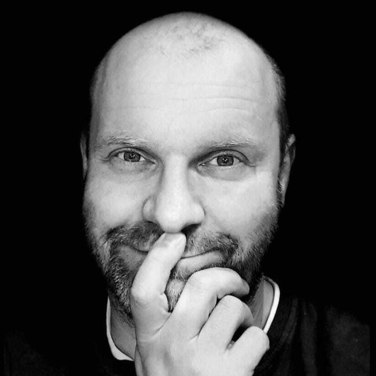 Portrait Bastian Strauß