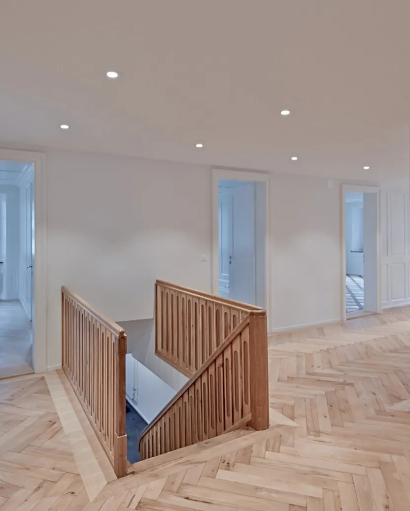 Modernisierter Treppenaufgang.