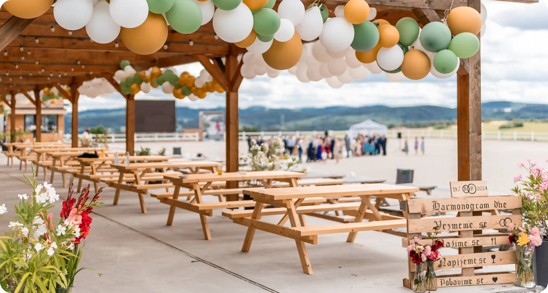 Outdoor restaurant