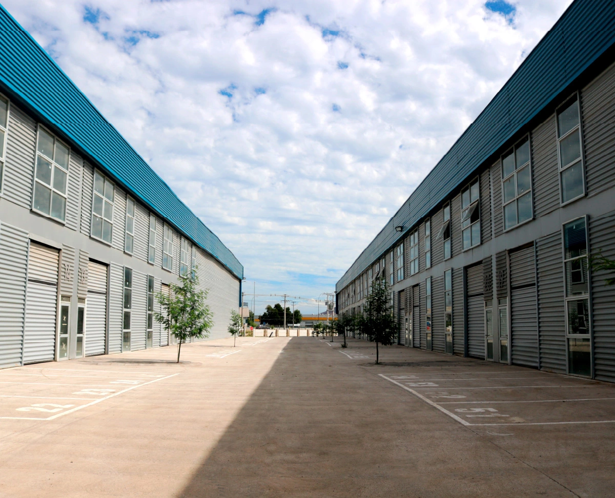 Exterior bodegas en arriendo Avanza Park