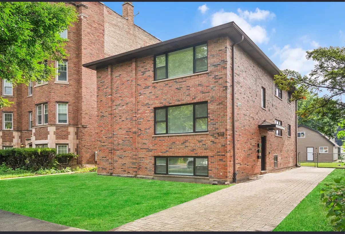 Apartment building spray foam insulation, Oak Park, IL