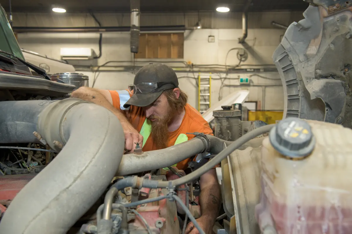 Truck Engine Repair in Ottawa, ON
