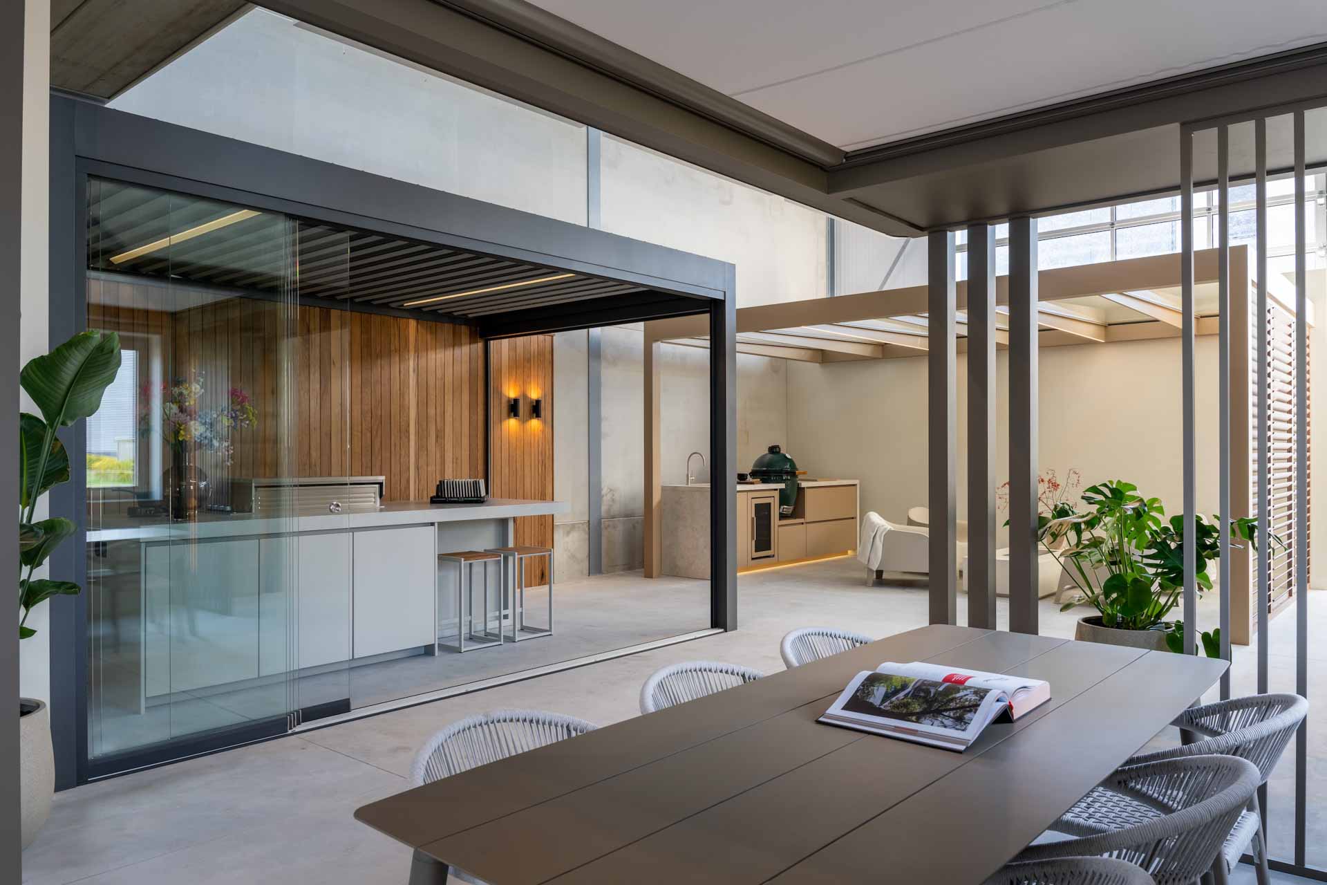 Geniet in stijl van schaduw en comfort