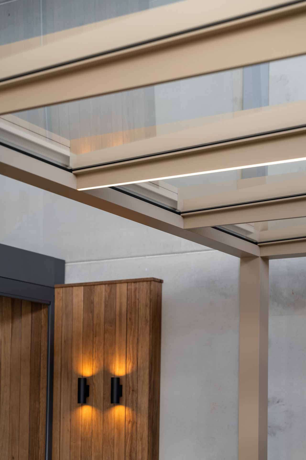 Waarom kiezen voor een terrasoverkapping met glas.