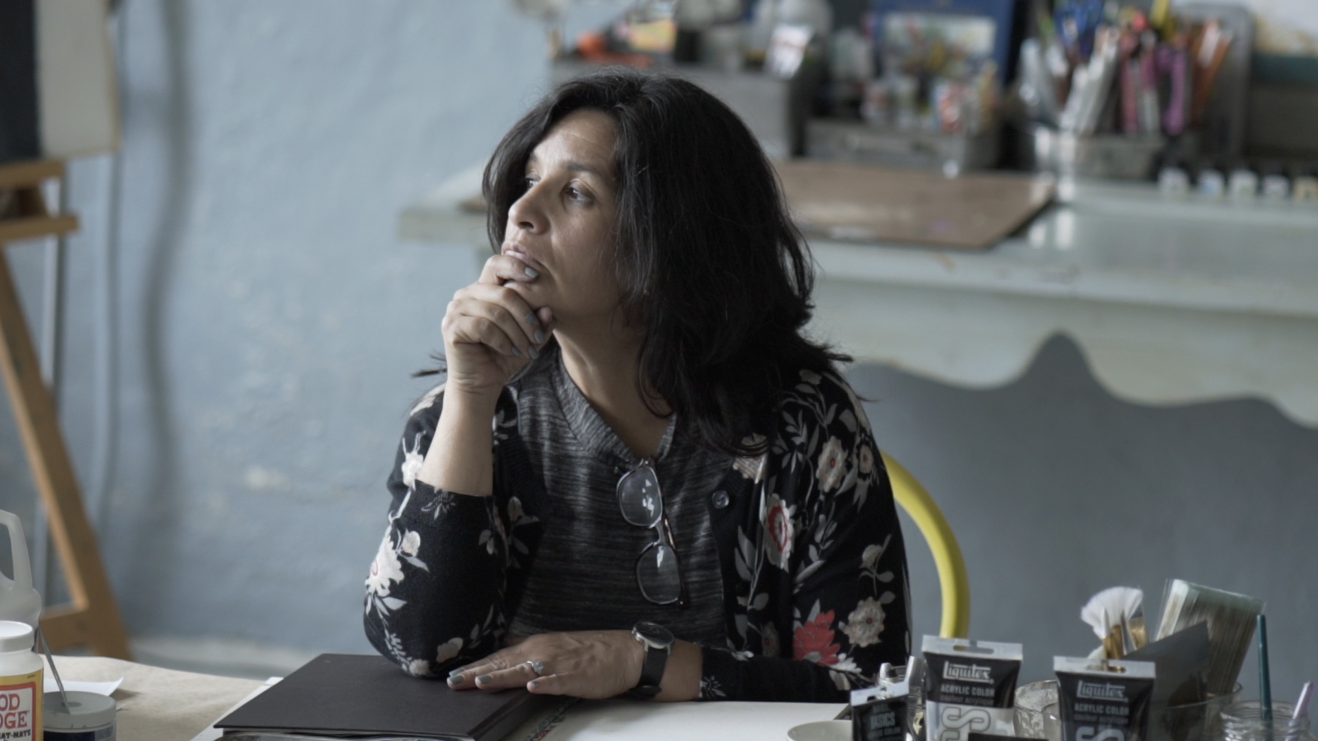 Betsy Cañas at work in her studio