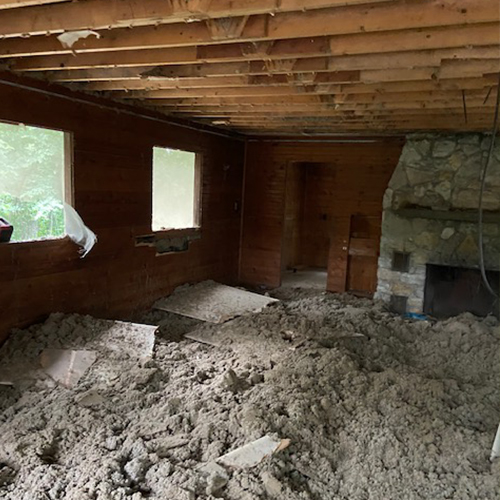 oak point cabin before update