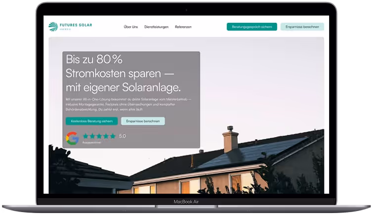 Homepage der Futures Solar Webseite auf einem Macbook Mockup