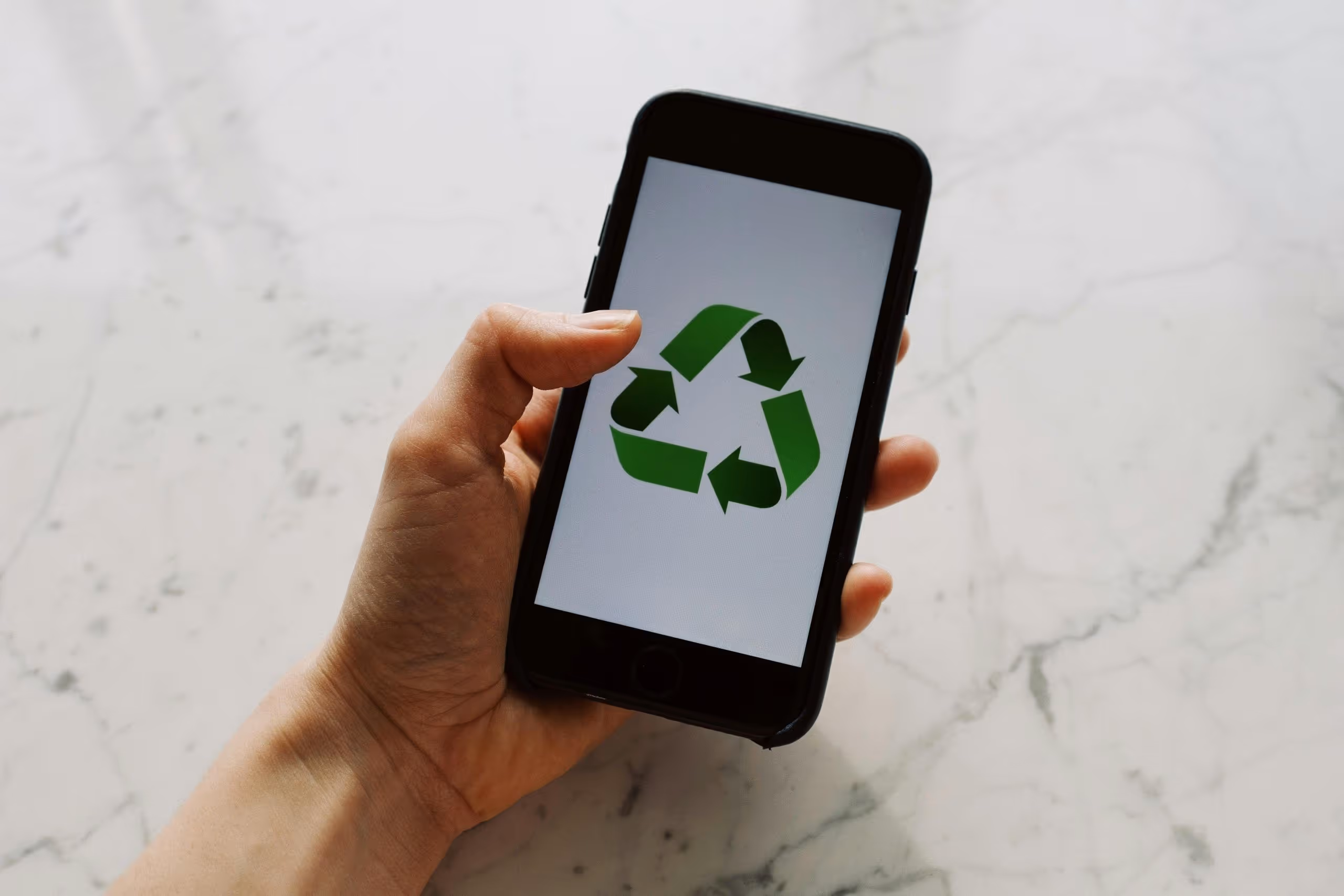 Obsolescência programada: o que é, por que existe e como combater esse ciclo