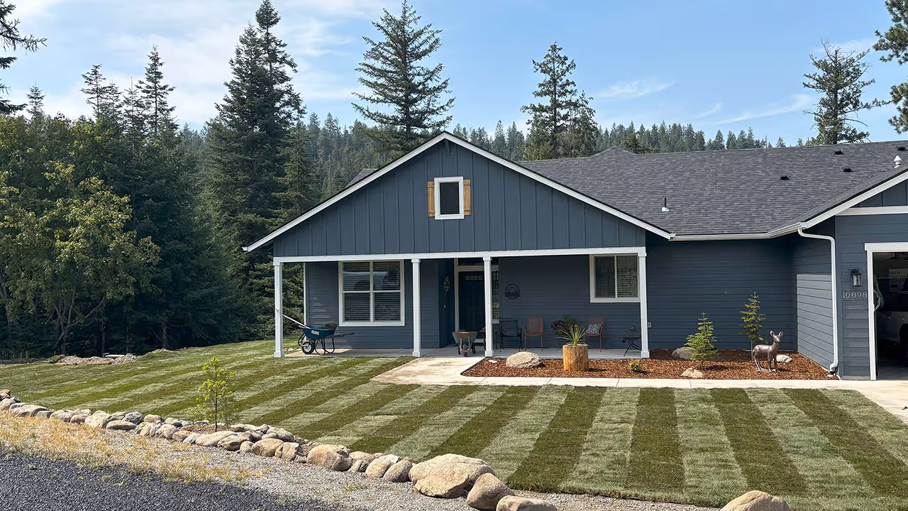 Tight sod seams for instant green lawn