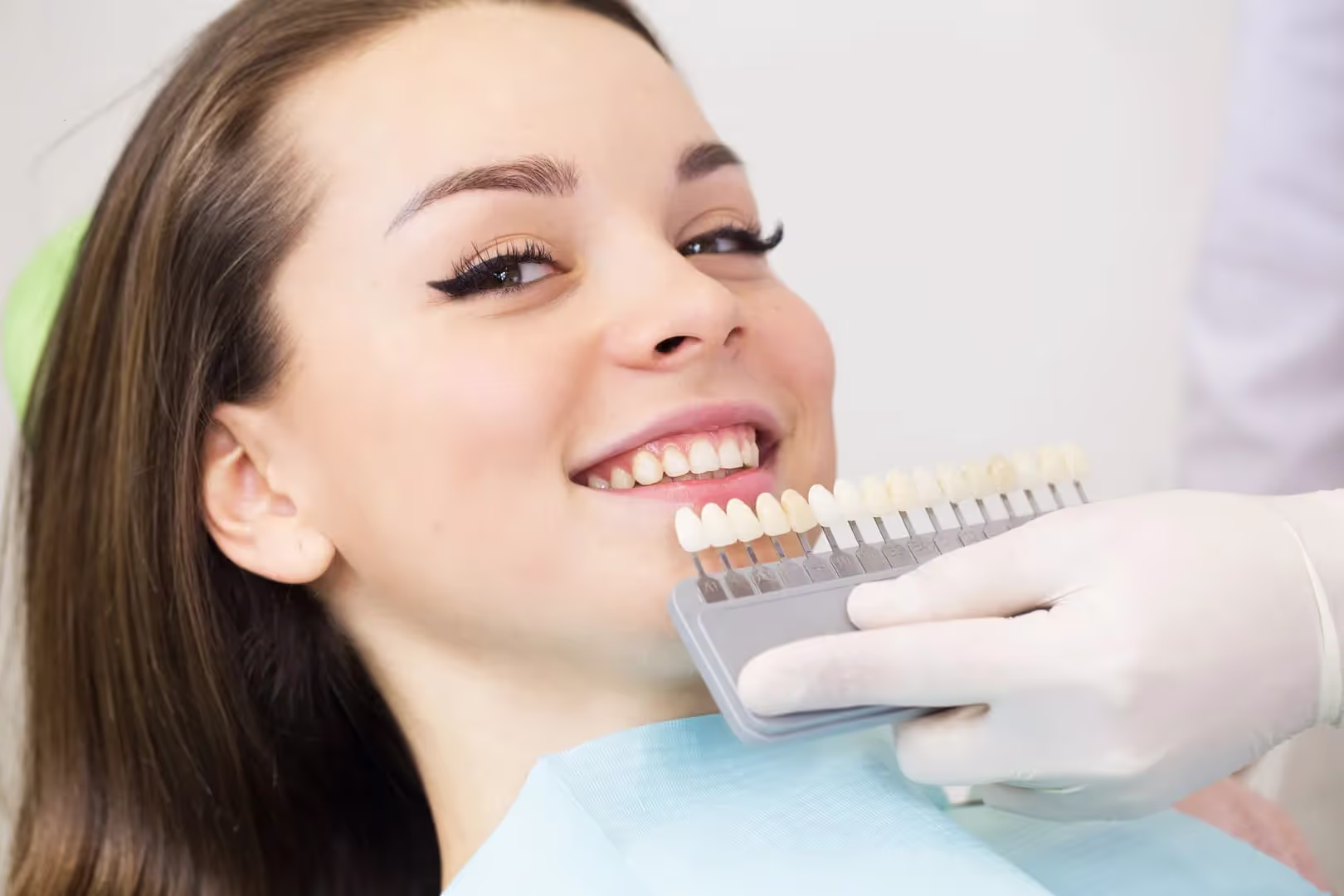 What Is the Difference Between Composite Veneers & Porcelain Veneers?