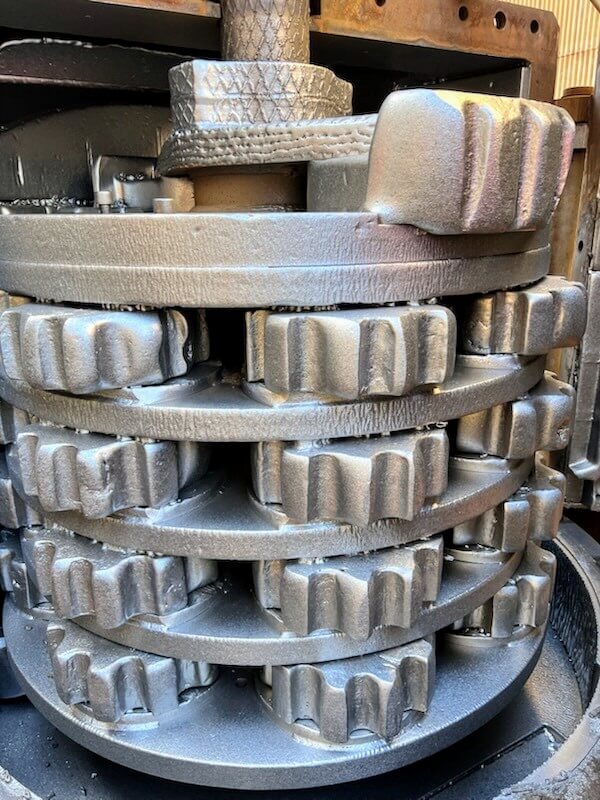 Completed maintencance and overhaul of mechanical scrapping components