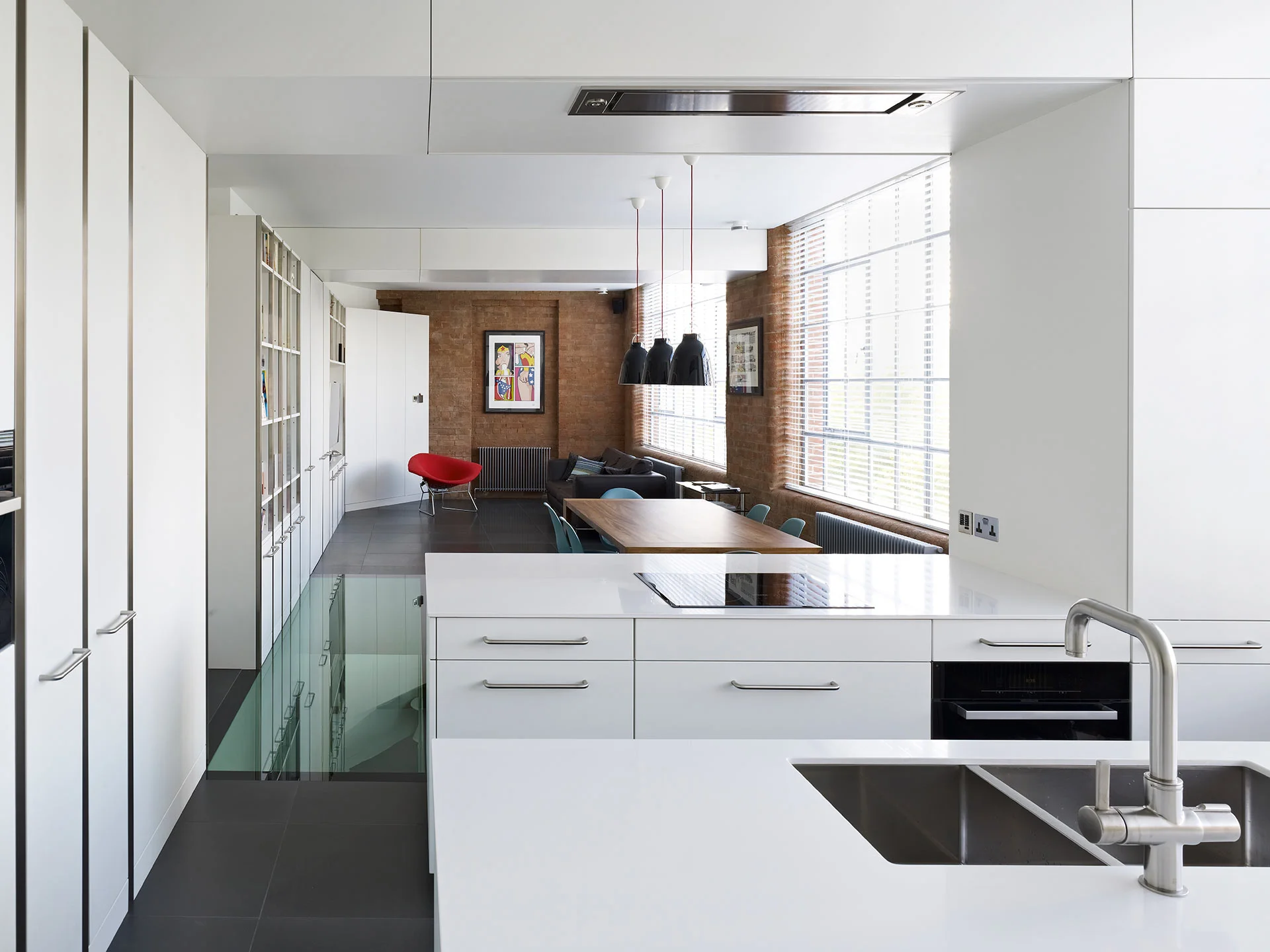 London's bespoke residential and commercial build specialists. MRO LTD