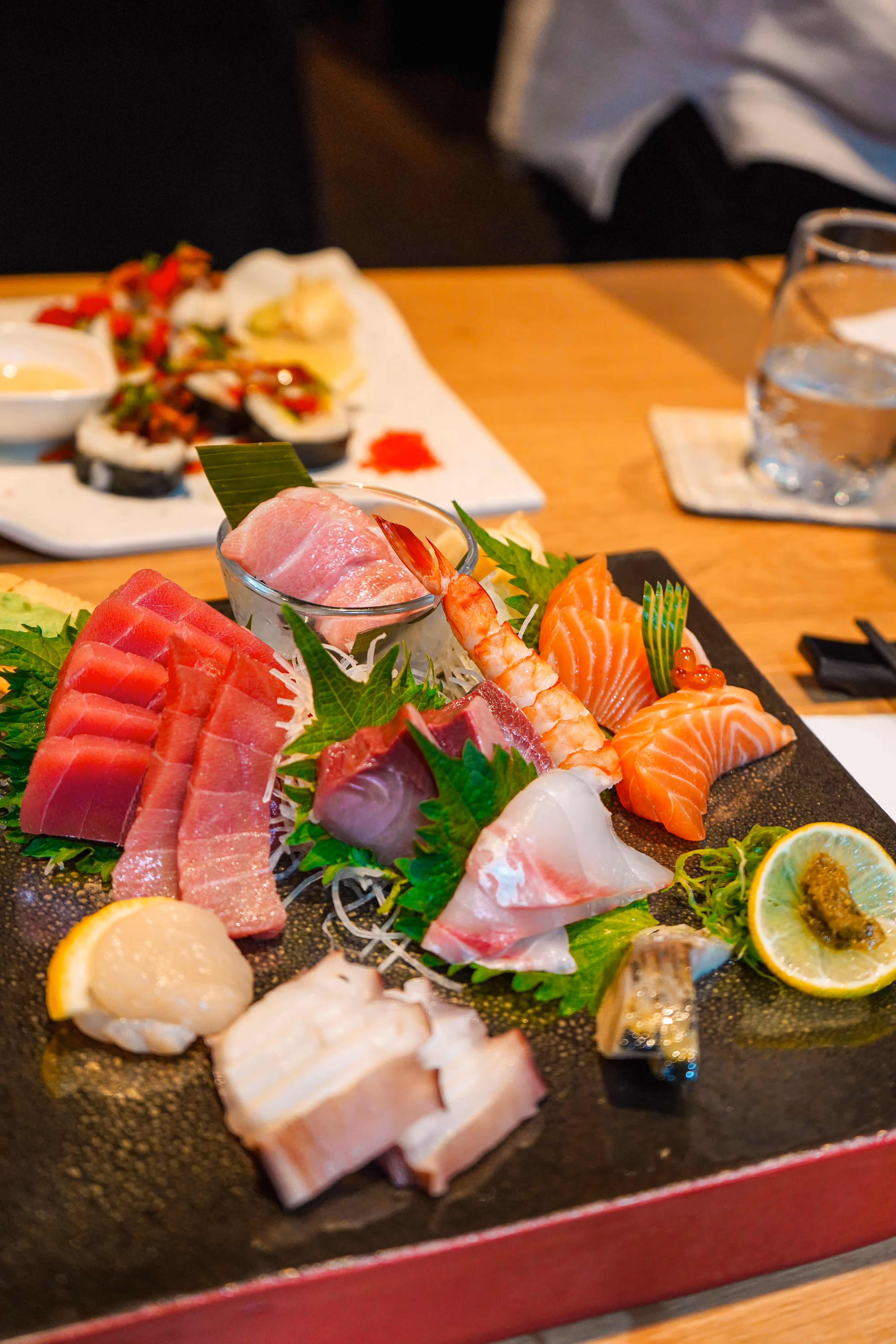 Große Sushi und Sashimi Platte im ZEN Restaurant Köln