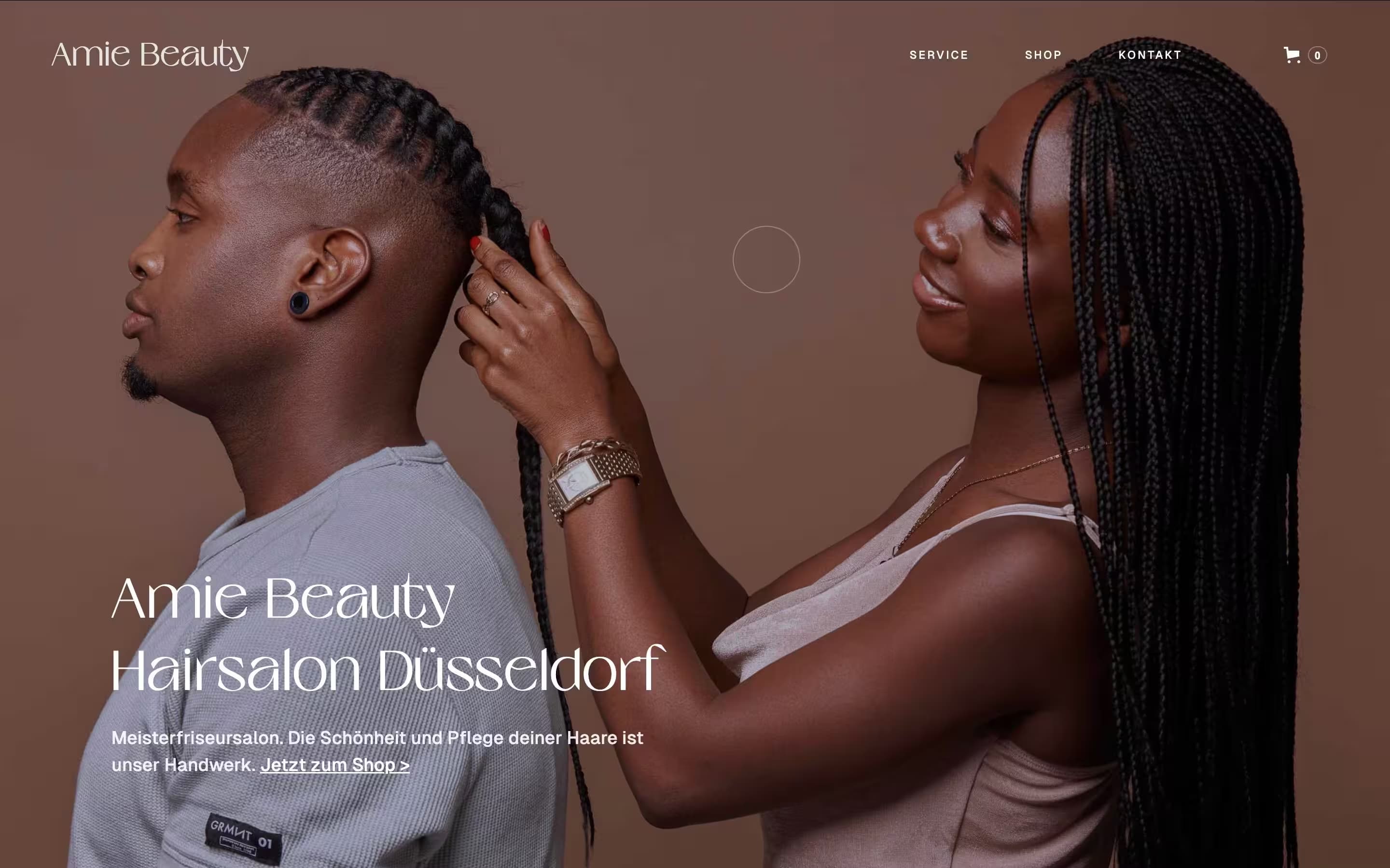 Webdesign für Amie Beauty Hairsalon Düsseldorf – moderne Website mit Startseiten-Ansicht und Markenfotografie.