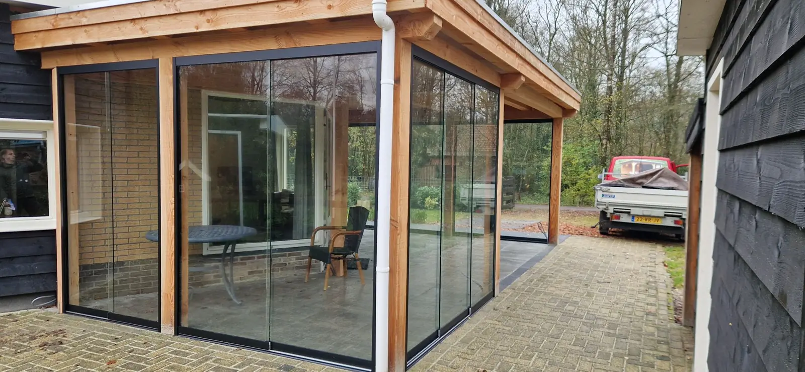 Overkapping met schuifpui