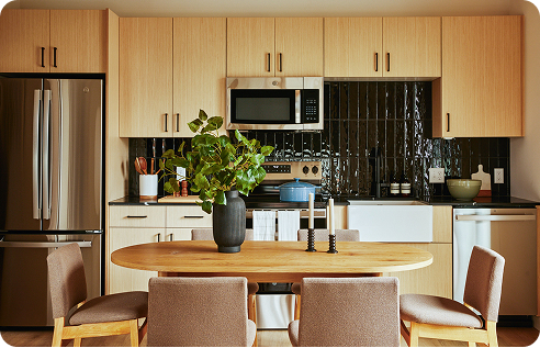 A fully equipped kitchen and dining area