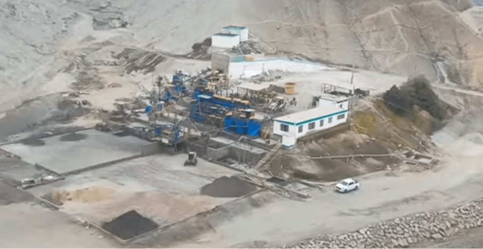Samanco Mineral Processing Plant nestled in Peru’s mountain range, showing active facilities.