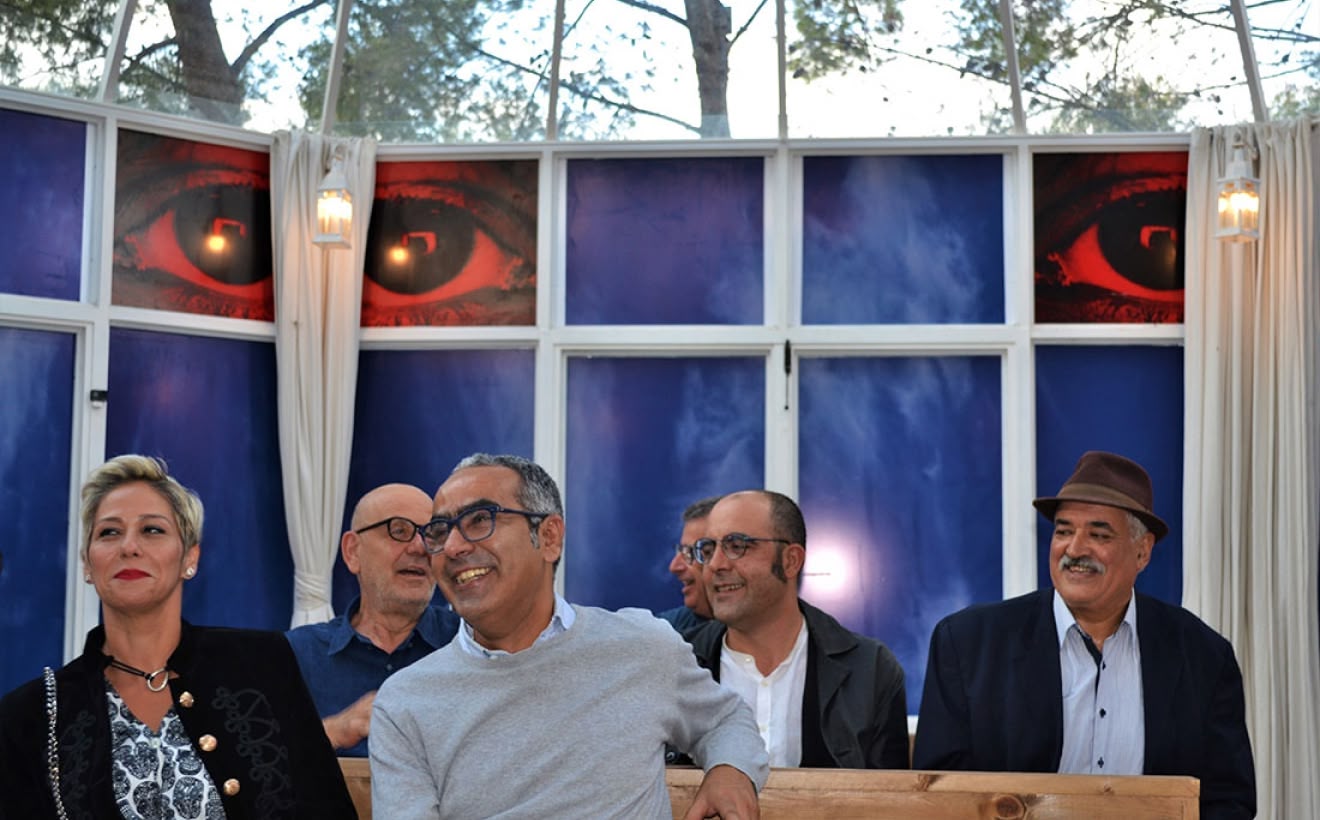 Découvrez Carte blanche à Mohamed El Baz, exposition organisée par la Fondation Farid Belkahia du 20 octobre au 17 novembre 2018. Un projet inédit entre art contemporain et héritage vivant.
