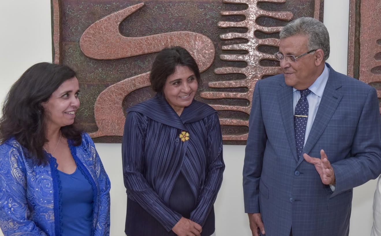 Découvrez L’Entre-Monde, une exposition dédiée à l’arbre dans l’œuvre de Farid Belkahia. À l’occasion de la COP 22, la Fondation met en lumière l’approche écologique et visionnaire de l’artiste.