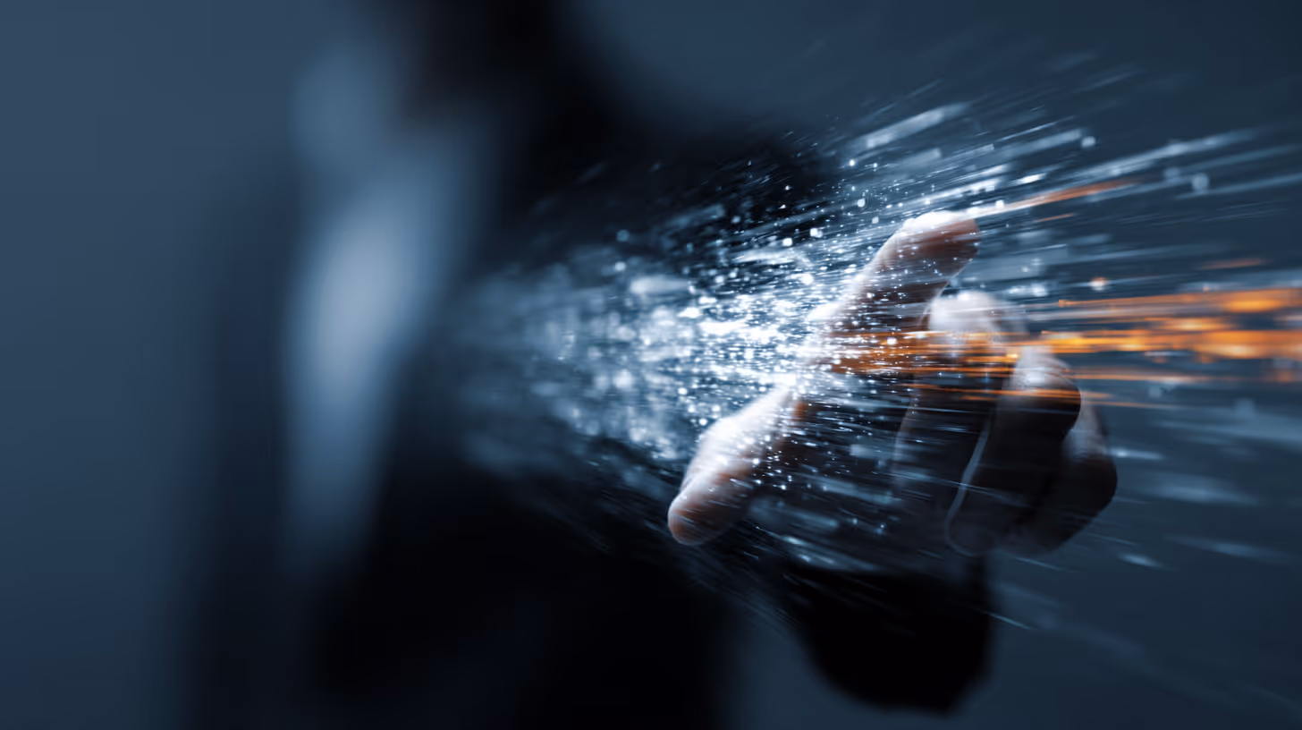 <img src="transformacao-imediata-qaia.jpg" alt="Empresário de PME visualizando resultados imediatos: crescimento de vendas e redução de custos com IA da QAIA">