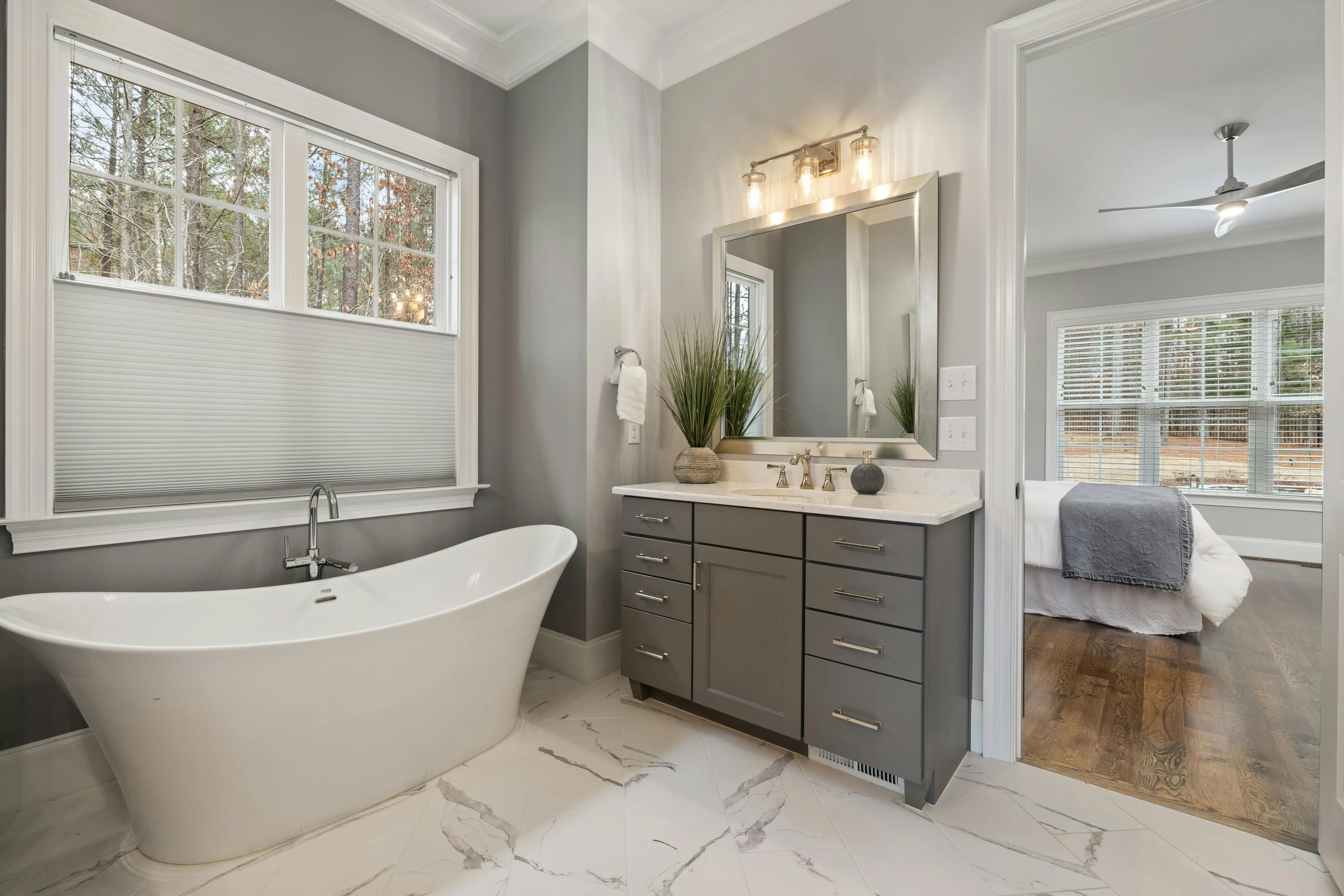 Freestanding bathroom vanity traditional style