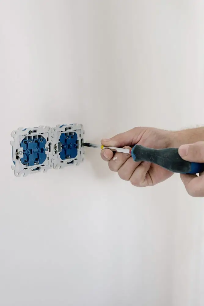 Licensed electrician kitchen electrical circuit installation Surrey BC