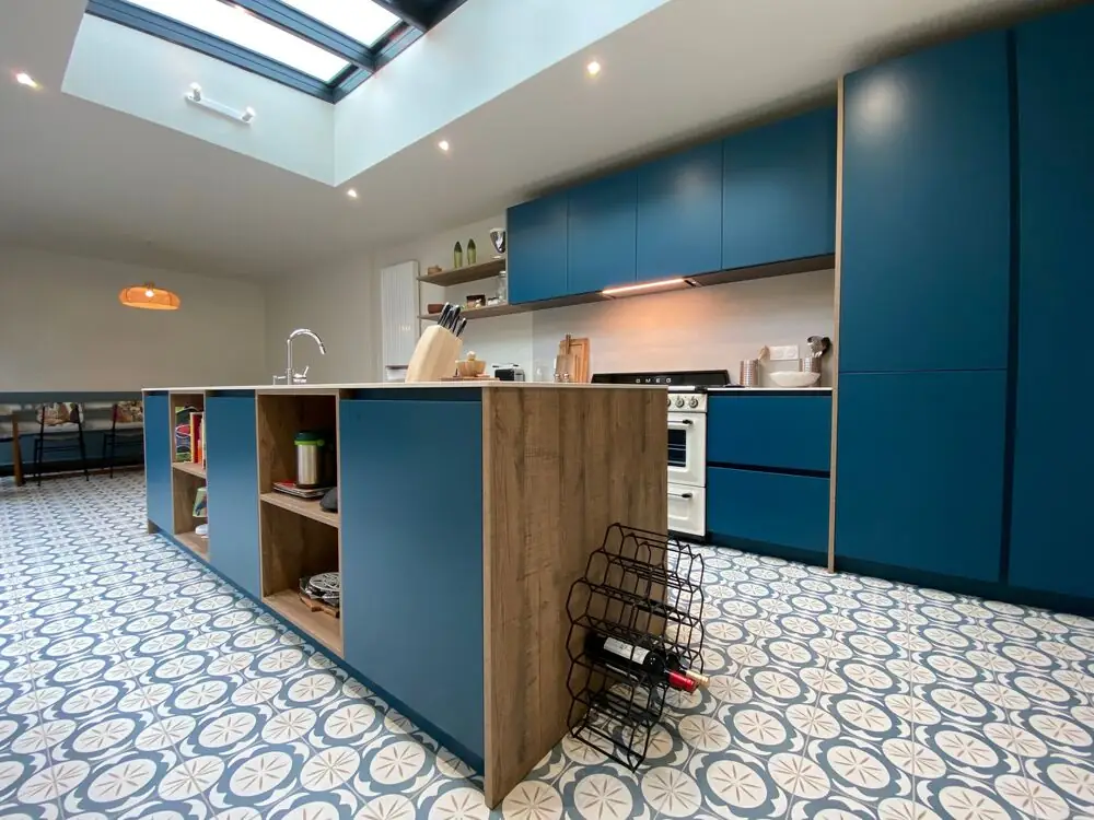 Built-In kitchen island contrasting colour modern Surrey White Rock Langley
