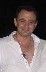 Serj Davoudy obituary portrait