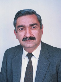 Sarkis Sinanian obituary portrait