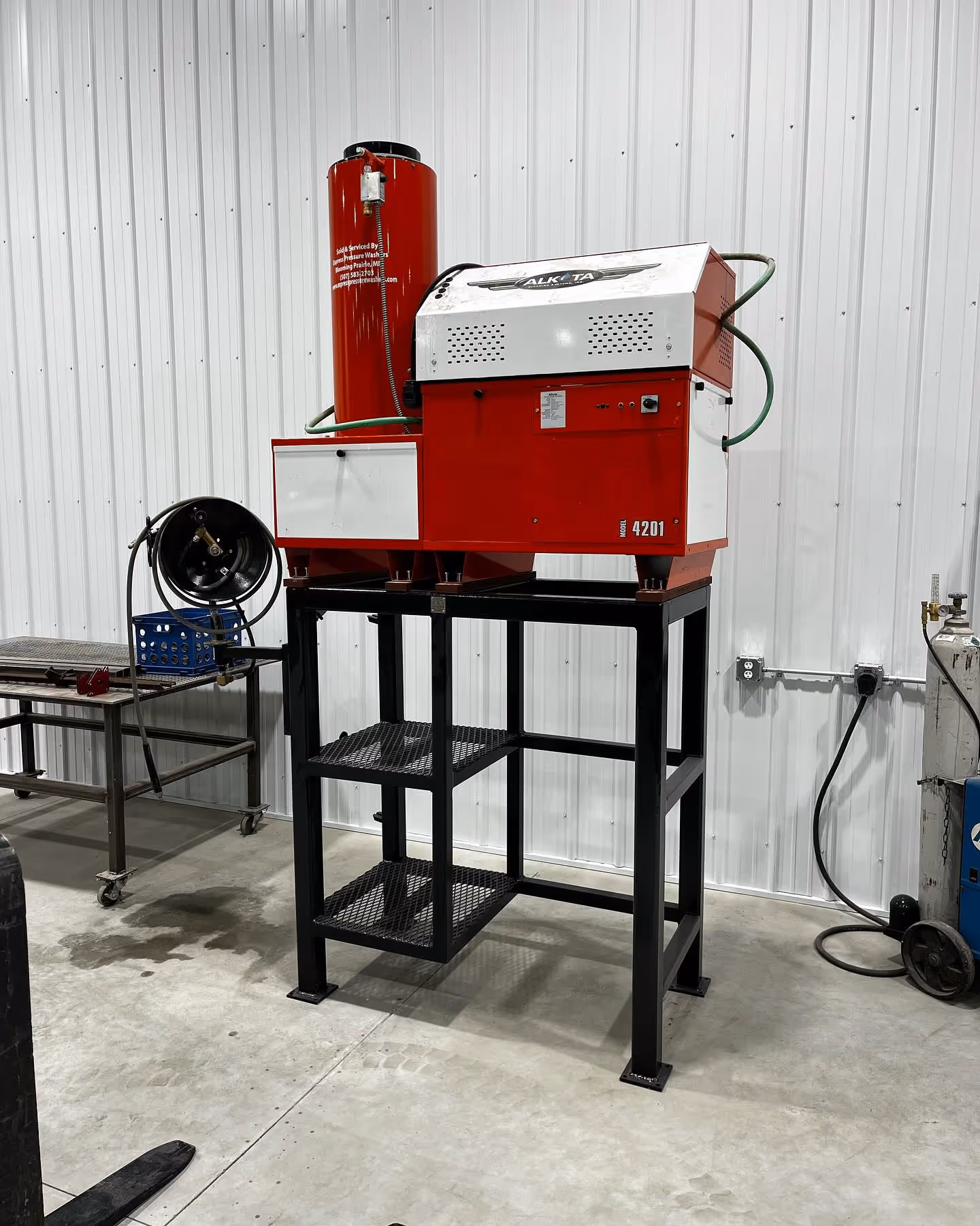 black Metal power washer stand 