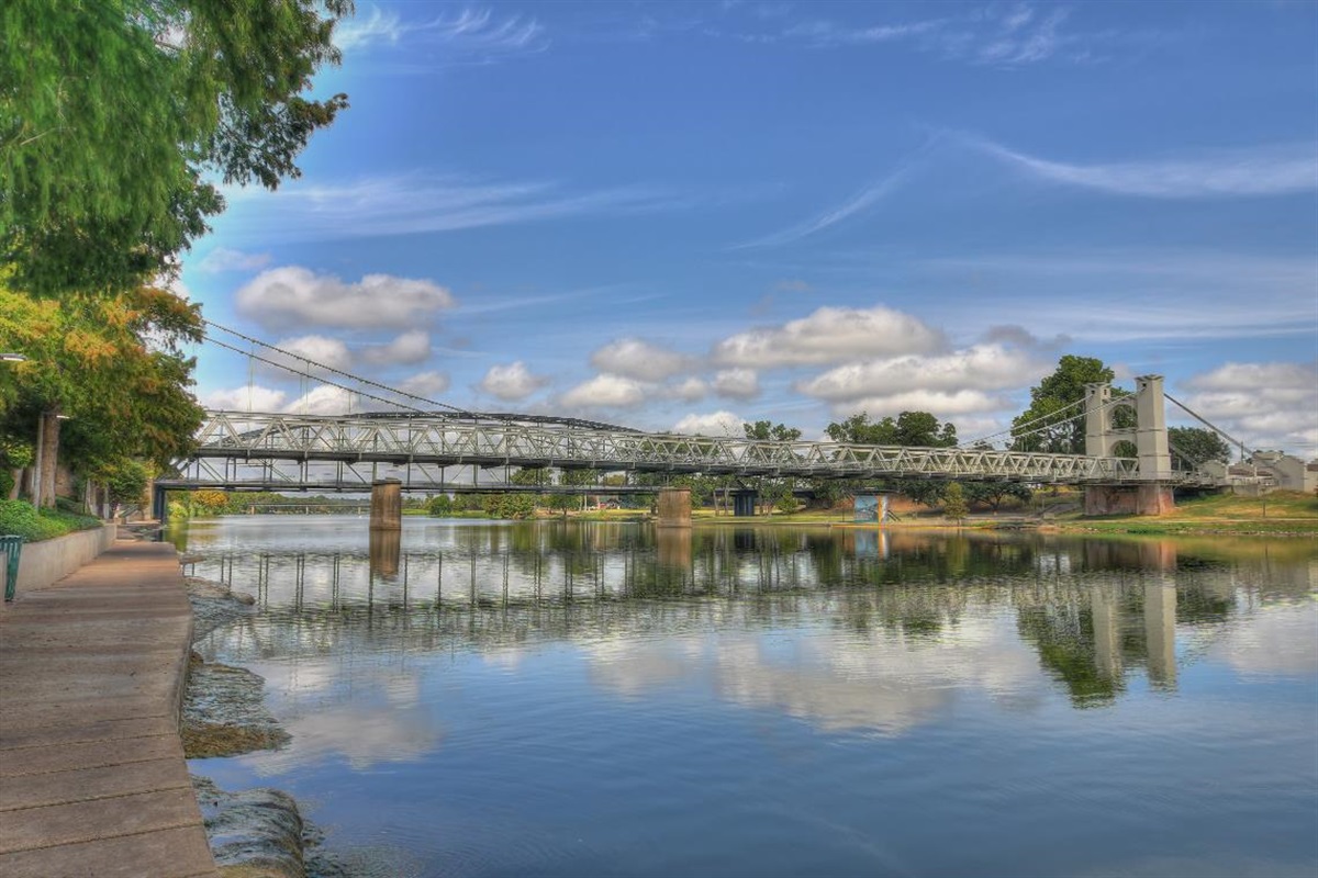 The Waco suspension bridge