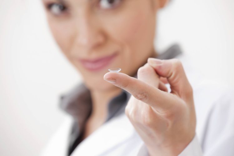 12 things you should never, ever do with your contact lenses