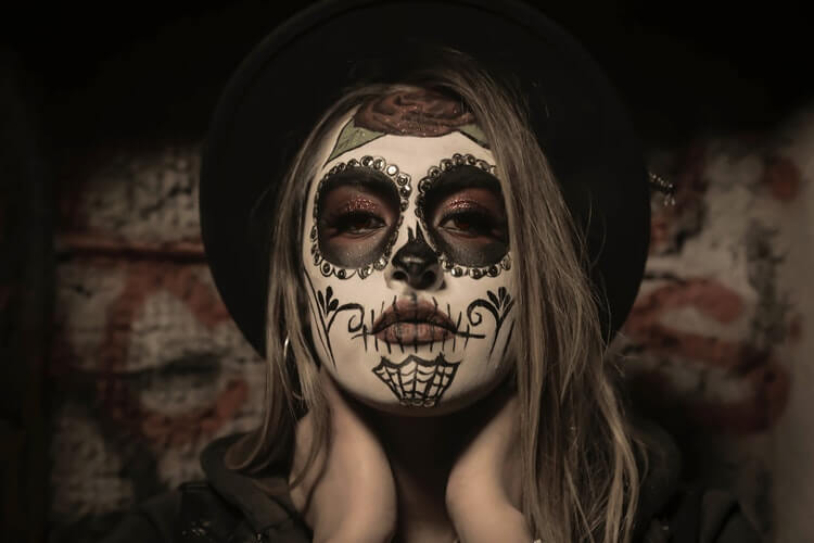 Be Very Afraid – of Costume Contact Lenses