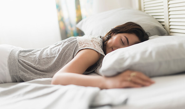 5 Benefits of Wearing Special Contact Lenses at Night