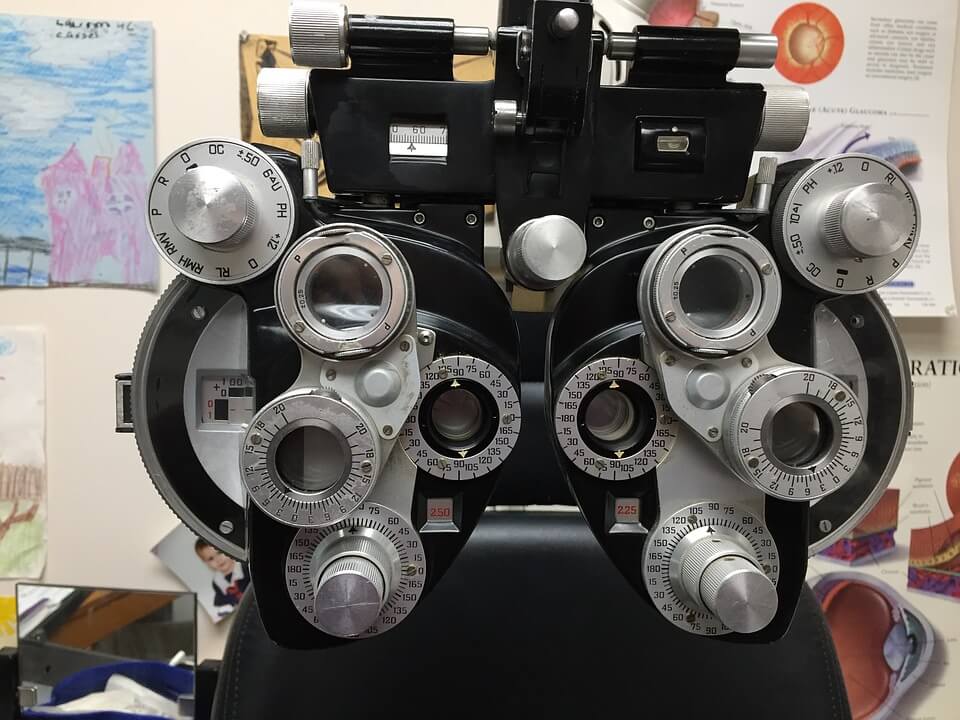8 Signs You Should Schedule an Eye Examination Today