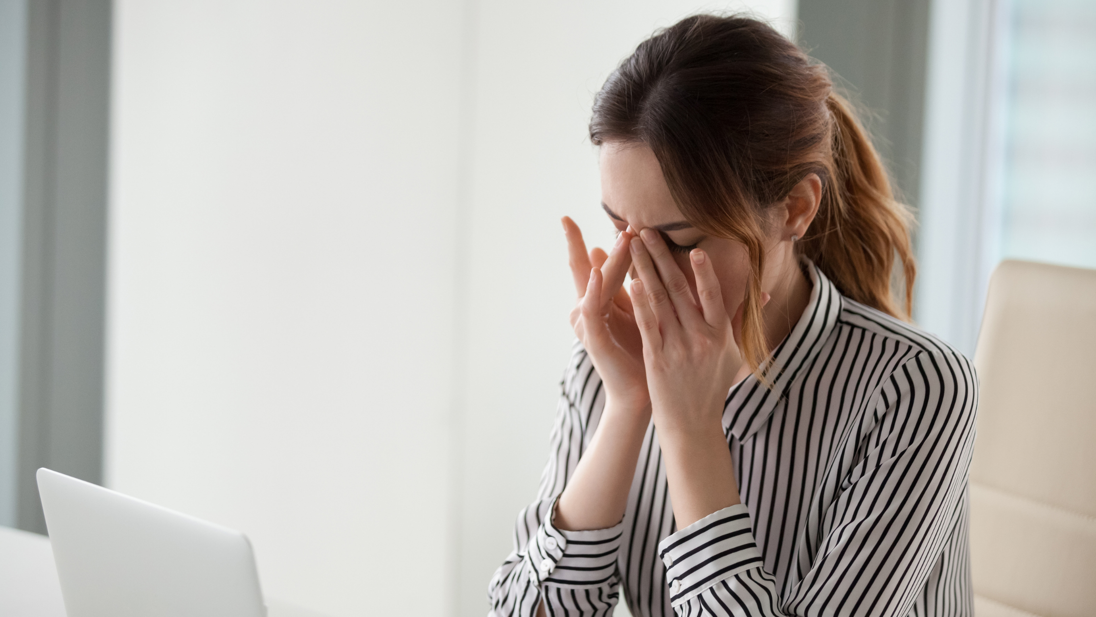 3 Ways Scleral Lenses Help to Treat Dry Eye Syndrome