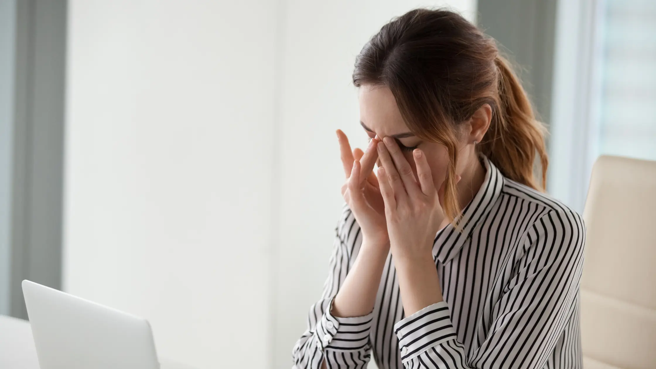 7 Ways Scleral Lenses Help to Treat Dry Eye Syndrome