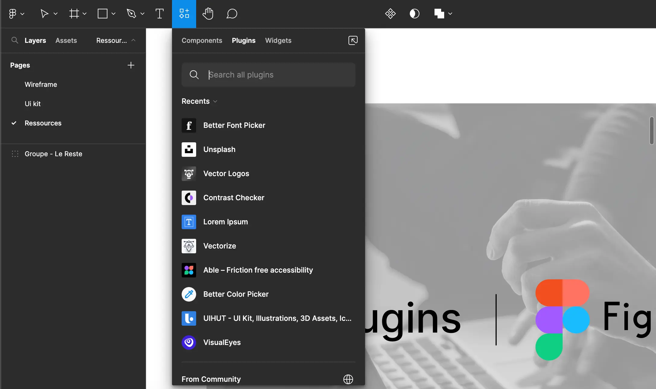 Figma's plugin window open