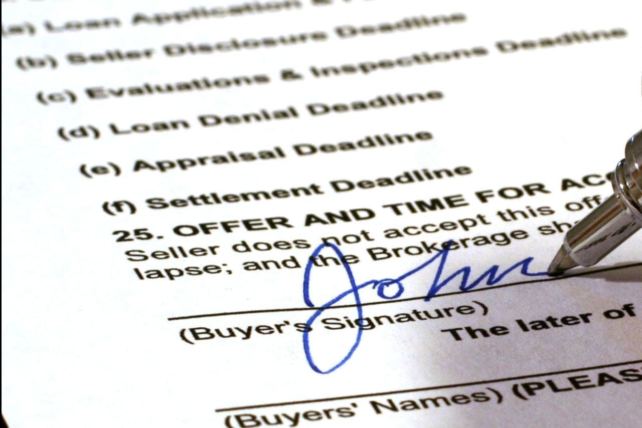 electronic signature for real estate contracts image